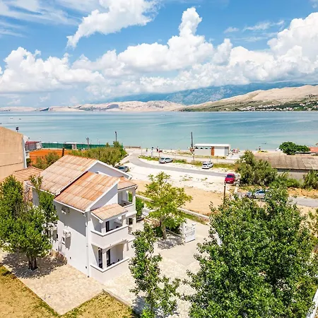 Appartement Curic Beachfront By Pag Tours Pag Town