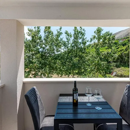 Curic Beachfront By Pag Tours