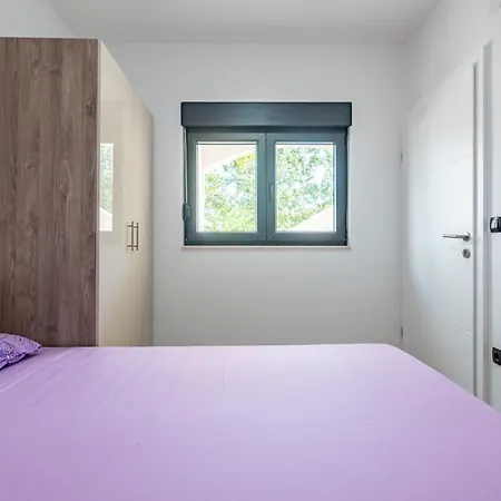 Curic Beachfront By Pag Tours * Pag Town