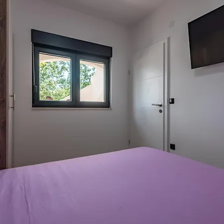 Appartement Curic Beachfront By Pag Tours Pag Town