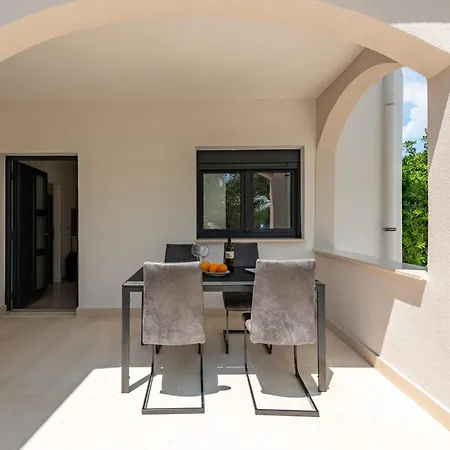 Appartement Curic Beachfront By Pag Tours *