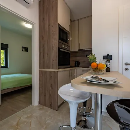 Curic Beachfront By Pag Tours