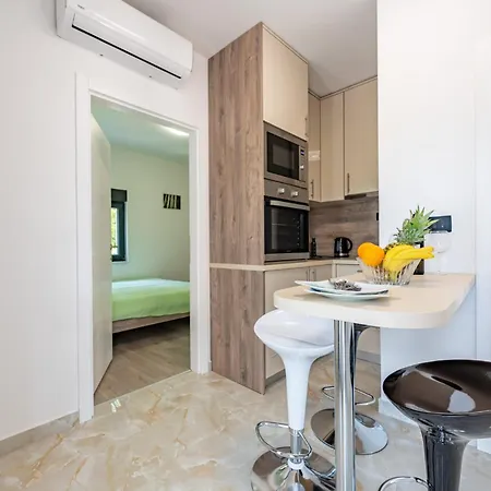 Curic Beachfront By Pag Tours *