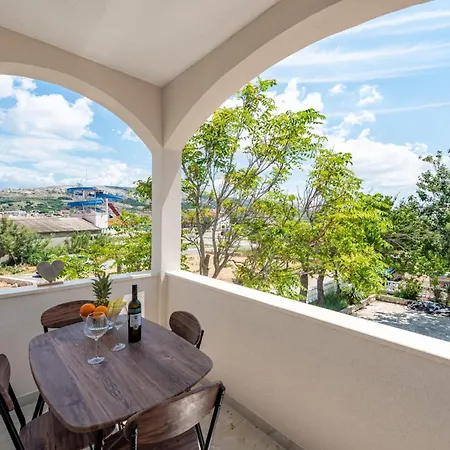 Curic Beachfront By Pag Tours