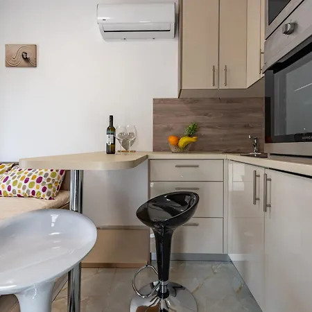 Appartement Curic Beachfront By Pag Tours Pag Town