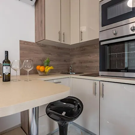 Curic Beachfront By Pag Tours Appartement *