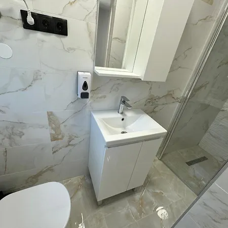 Curic Beachfront By Pag Tours Appartement *