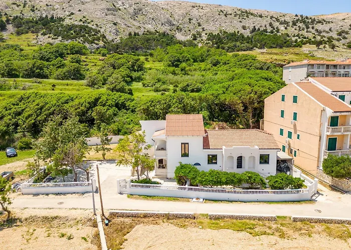 Curic Beachfront By Pag Tours Lägenhet Pag Town