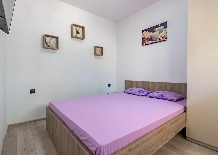 Curic Beachfront By Pag Tours Pag Town