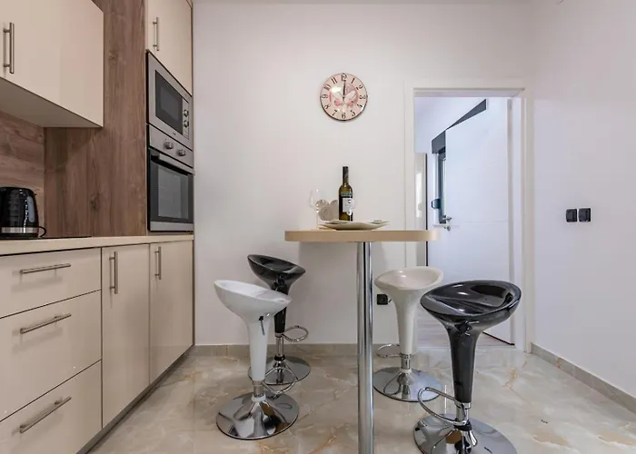 Curic Beachfront By Pag Tours Pag Town