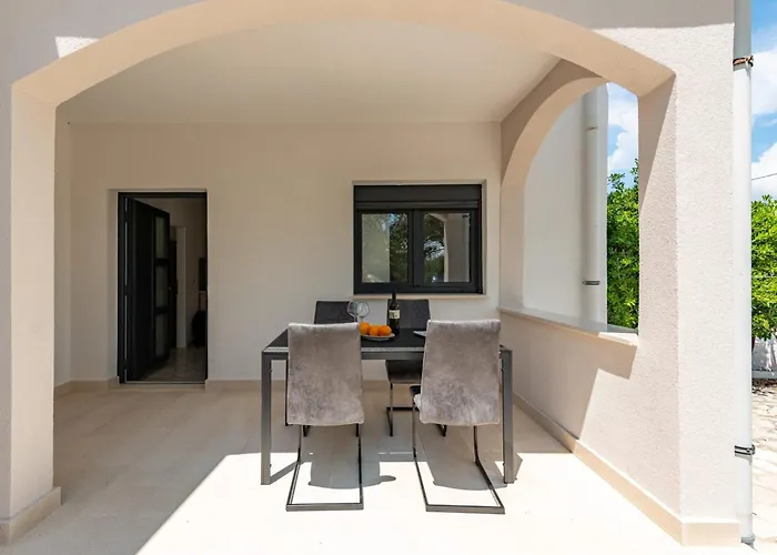 Lägenhet Curic Beachfront By Pag Tours *