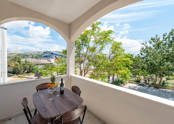 Curic Beachfront By Pag Tours