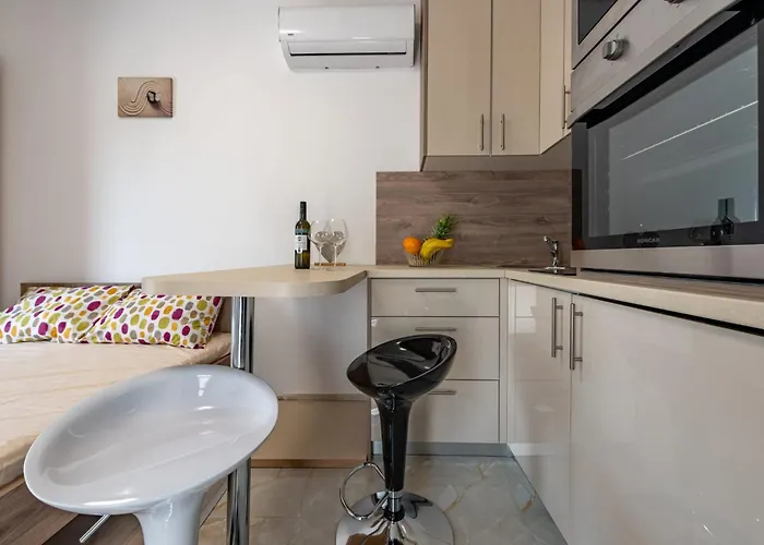 Lägenhet Curic Beachfront By Pag Tours Pag Town