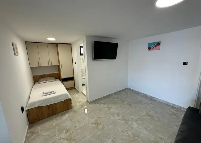 Διαμέρισμα Curic Beachfront By Pag Tours Pag Town
