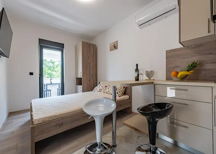 Curic Beachfront By Pag Tours * Pag Town