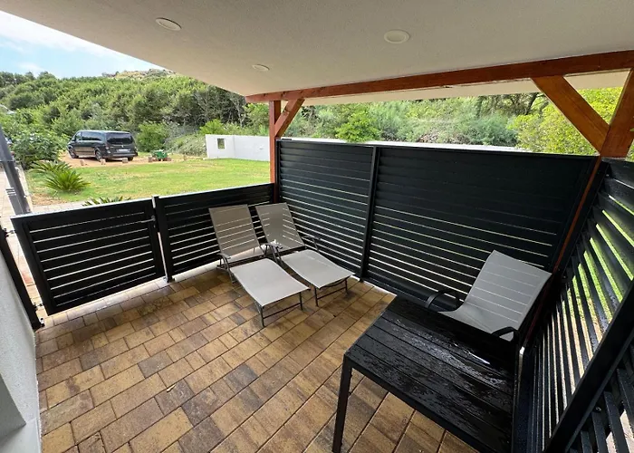 Lägenhet Curic Beachfront By Pag Tours Pag Town