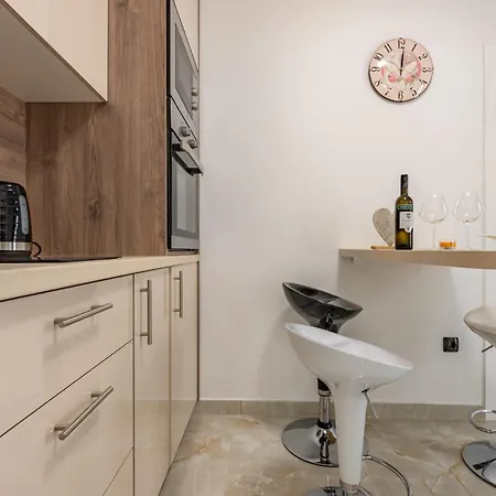 Curic Beachfront Apartamento Pag Town