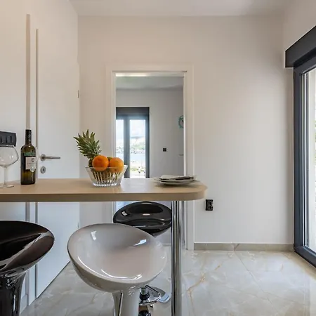 公寓 Curic Beachfront By Pag Tours