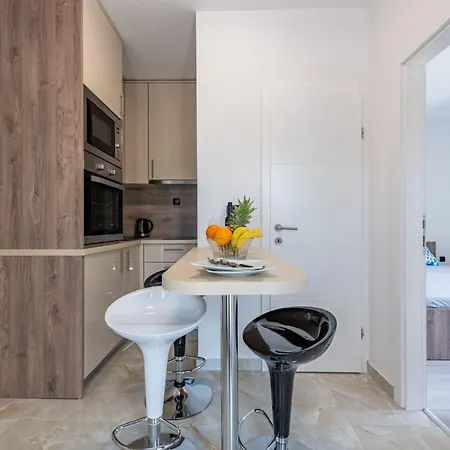 公寓 Curic Beachfront By Pag Tours *