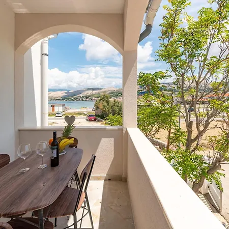 Curic Beachfront By Pag Tours