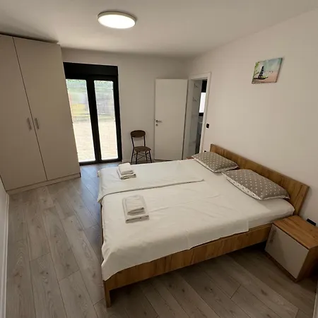Curic Beachfront Apartmán *