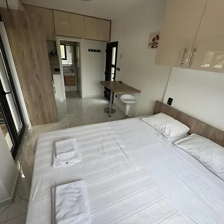 Curic Beachfront Apartmán Pag Town