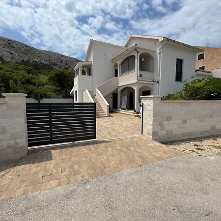 Curic Beachfront By Pag Tours 帕格