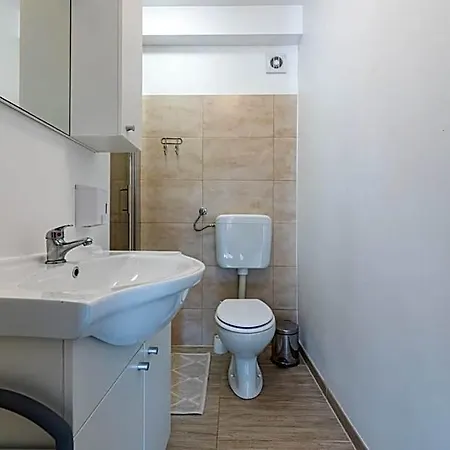 Curic Beachfront By Pag Tours Apartament Pag Town
