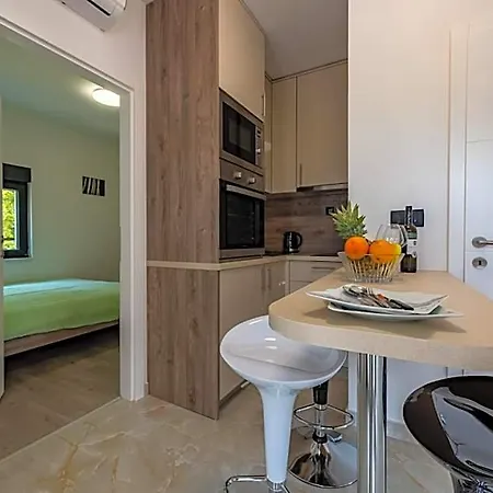 Curic Beachfront By Pag Tours
