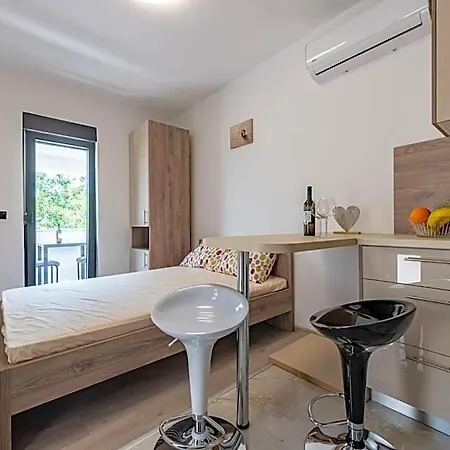 Apartament Curic Beachfront By Pag Tours *