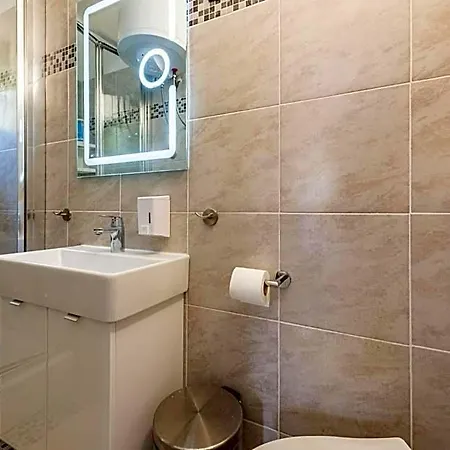 Curic Beachfront By Pag Tours *