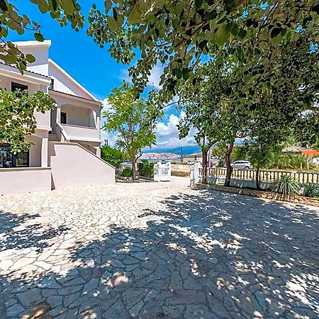 Curic Beachfront By Pag Tours Apartament *
