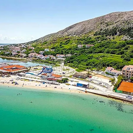 Curic Beachfront By Pag Tours Apartament