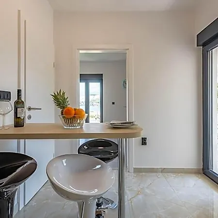Curic Beachfront By Pag Tours *