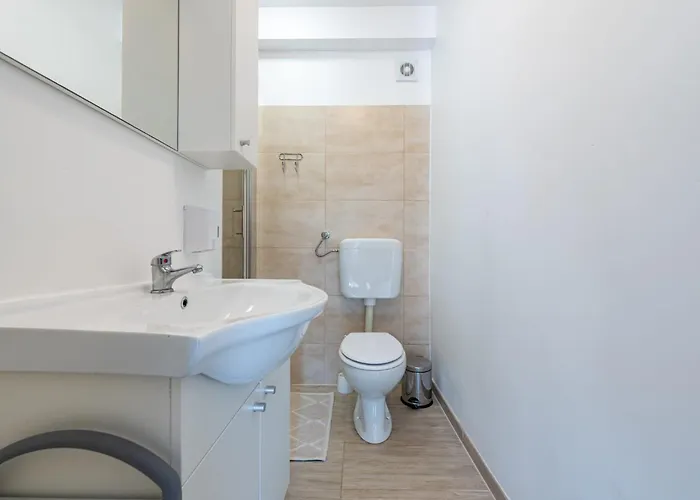 Curic Beachfront By Pag Tours *