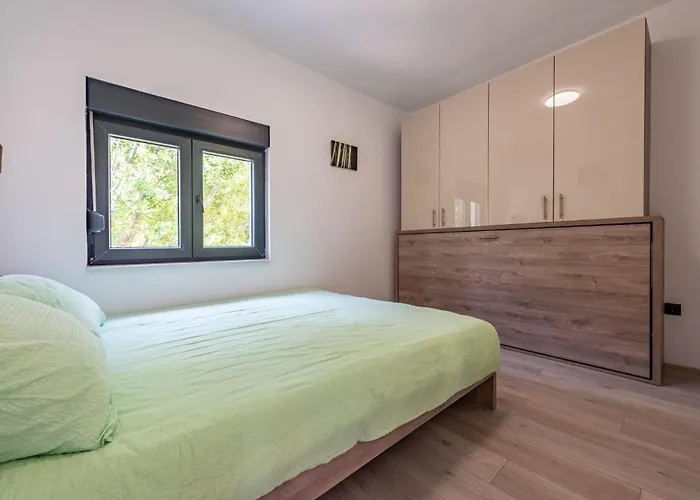 Curic Beachfront By Pag Tours Appartement