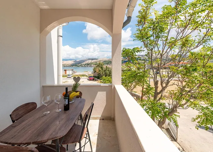 Curic Beachfront By Pag Tours