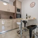 Curic Beachfront By Pag Tours