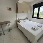 Curic Beachfront By Pag Tours Lägenhet *